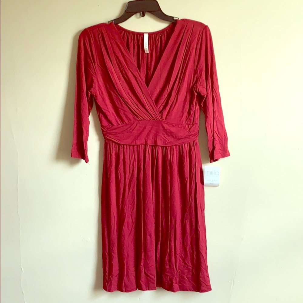 Gilli Burgundy V-neck Dress